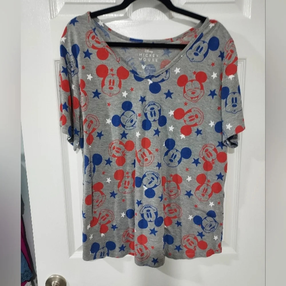 Disney Mickey Mouse Gray with Blue and Red Mickey Mouse Heads w/ Stars Shirt 2X